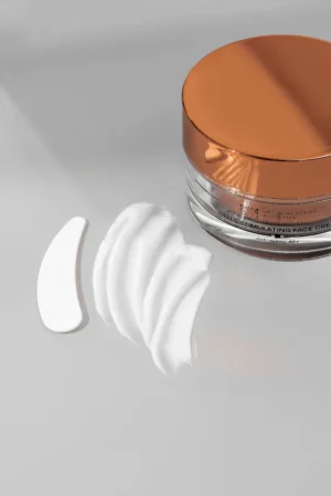 JAUNINAMASIS VEIDO KREMAS 40+ SU GINTARO RŪGŠTIMI IR PEPTIDAIS, 50 ML Kremai 2