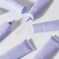 BLONDESISTER 2 IN 1 švytėjimo suteikianti makiažo bazė, 30 ml Dekoratyvinė kosmetika 12