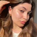 BLONDESISTER 2 IN 1 švytėjimo suteikianti makiažo bazė, 30 ml Dekoratyvinė kosmetika 14